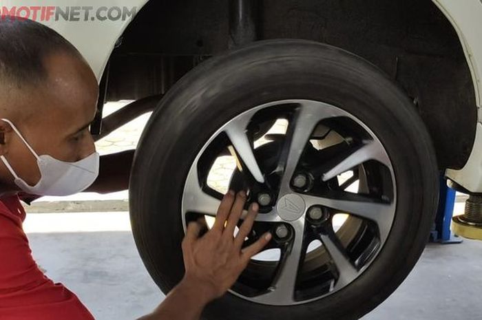 Ciri-ciri bearing roda mobil bekas rusak (foto ilustrasi)