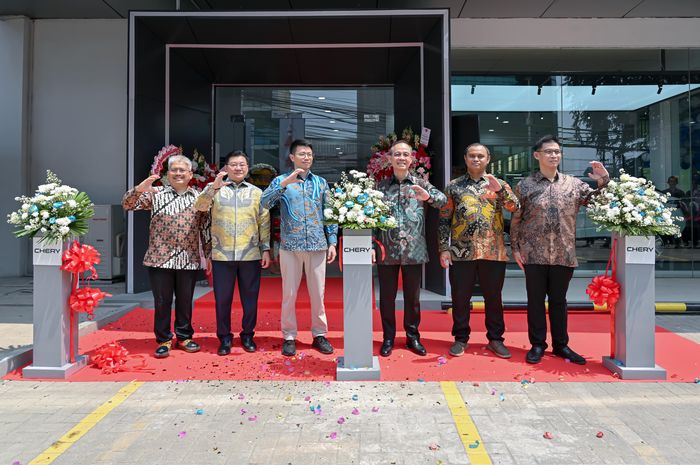 Pembukaan dealer baru PT Chery Sales Indonesia (CSI) PT Mitra Auto Nevindo