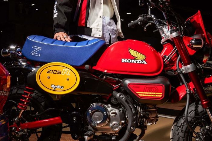 penampakan motor baru Honda Monkey Z125R Special Edition, tampilannya bergaya trail jadul
