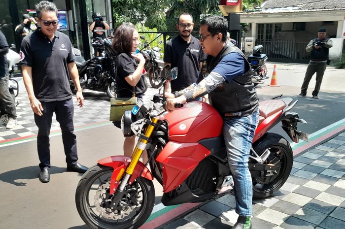 Komunitas H.O.G Anak Elang menjajal langsung ketangguhan Evoke Urban Classic