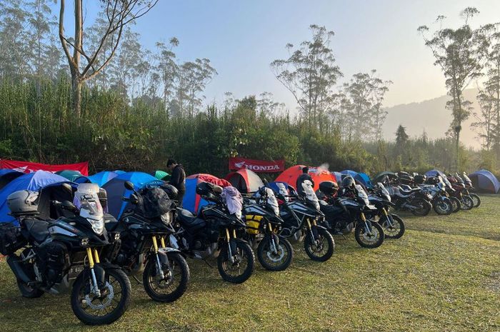 ratusan bikers dari komunitas Honda CB150X berkumpul di Bandung untuk memeriahkan Jambore Nasional CB150X Adventure Indonesia
