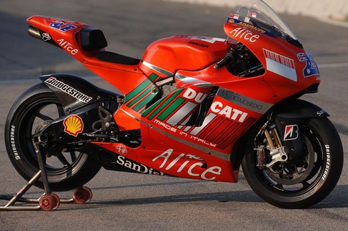 Ducati Desmosedici GP7 tunggangan Stoner dilelang di Inggris