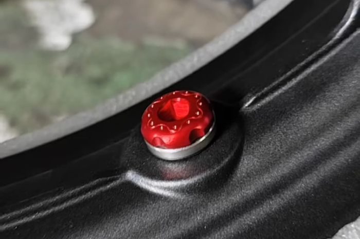 Muncul pentil ban motor model rata yang punya tampilan keren