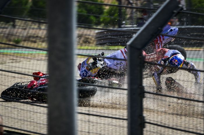 Pecco Bagnaia meminta maaf, begini respon Alex Marquez