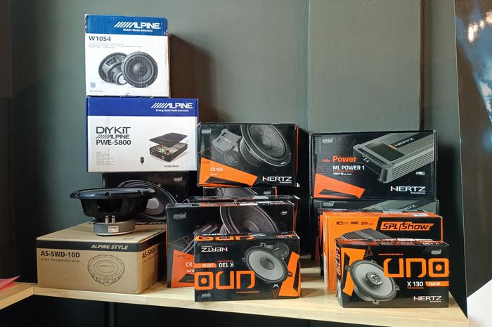 Beberapa produk yang ada di Tones Garage dalam event ALPINE Day