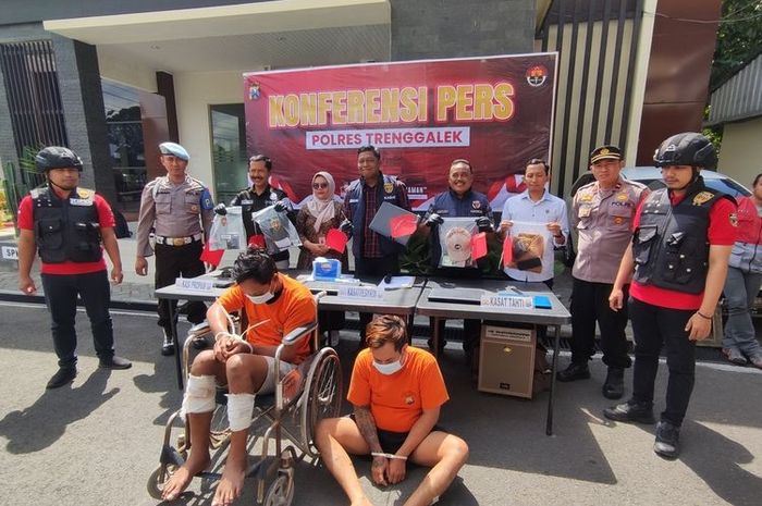 Dua pria asal Kudus, Jawa Tengah diamankan Polres Trenggalek setelah maling dengan sasaran rumah kosong ditinggal pemilik
