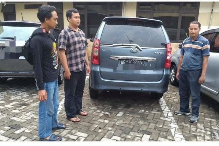 Barang bukti Daihatsu Xenia sewaan yang dilarikan penyewa asal Nganjuk, Jawa Timur hingga berbulan-bulan