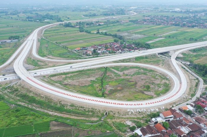 Jalan Tol Jogja-Solo saat libur Akhir tahun 