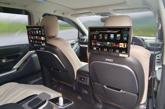 Toyota Innova Zenix V Hybrid Modellista dengan optional package 