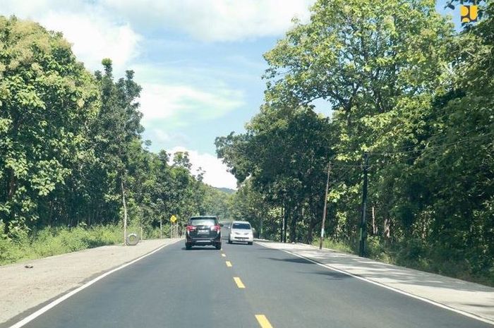 arti marka jalan warna kuning