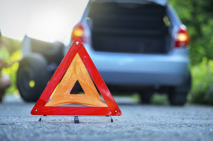 Penggunaan lampu hazard