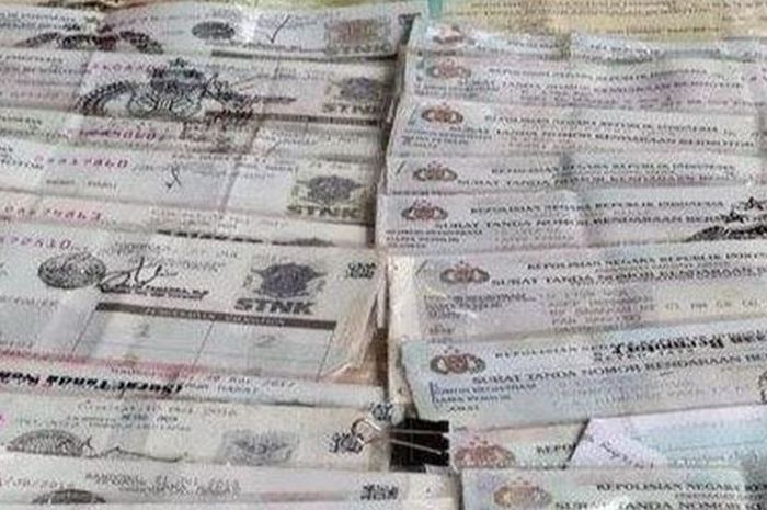 Ilustrasi: Ini arti keterangan-keterangan yang ada di STNK, mulai dari PKB, SWDKLLJ, dan sebagainya