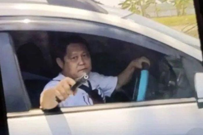 Sumarwan (60) pengemudi Honda BR-V penembak ban Mitsubishi Pajero Sport di panturan Demak