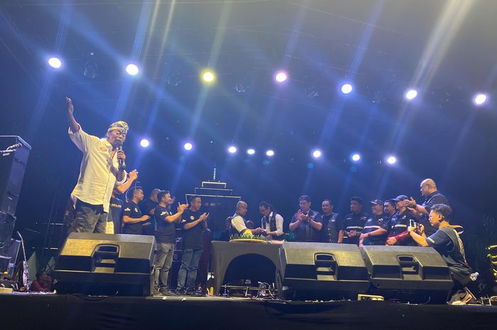 Acara potong tumpeng Anniversary ke-30 tahun Tiger Association Bandung