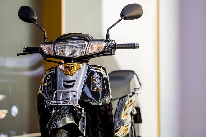 tampilan Honda Dream 125 25th Anniversary Edition, mirip Honda Kirana Reborn yang cocok jadi bahan koleksi