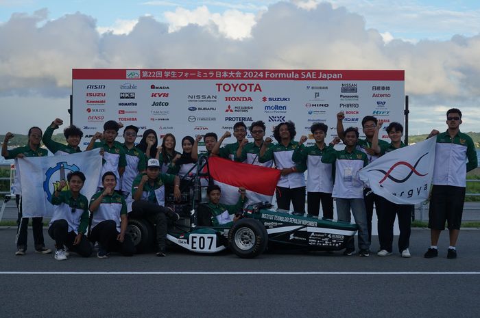 Tim Anargya ITS sukses pertahankan gelar di ajang Formula Society of Automotive Engineers (FSAE) Jepang 2024