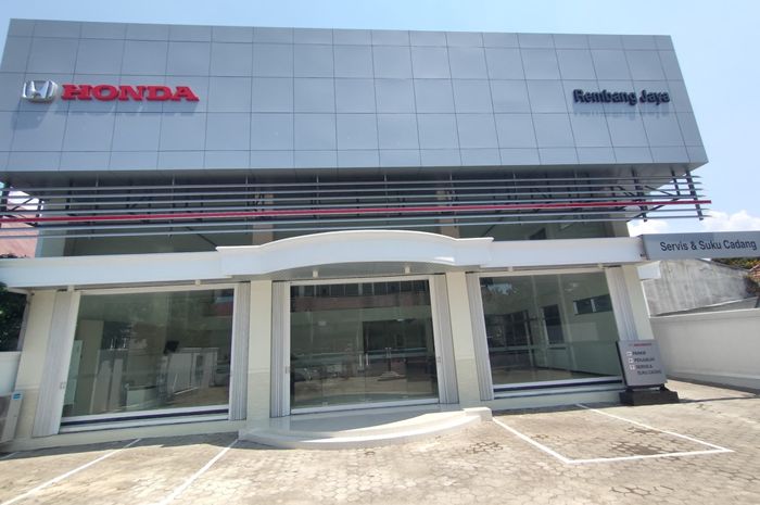 Dealer Honda Rembang Jaya menyediakan layanan terpadu 3S (Sales, Service, dan Spare parts), beralamat di Jl. P. Diponegoro No 89