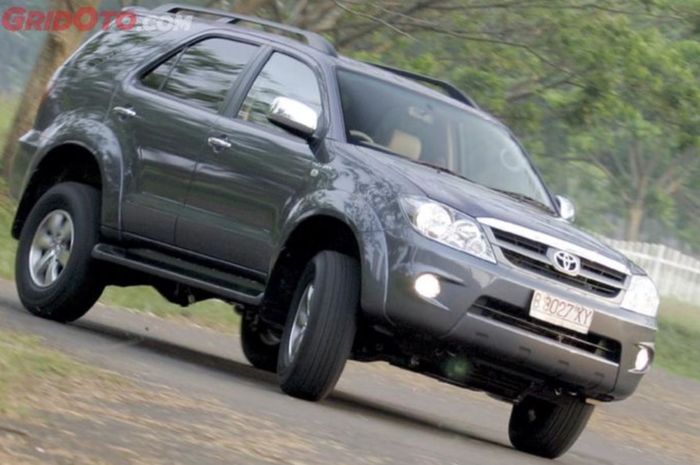 harga mobil bekas Toyota Fortuner tahun 2005 per Oktober 2024