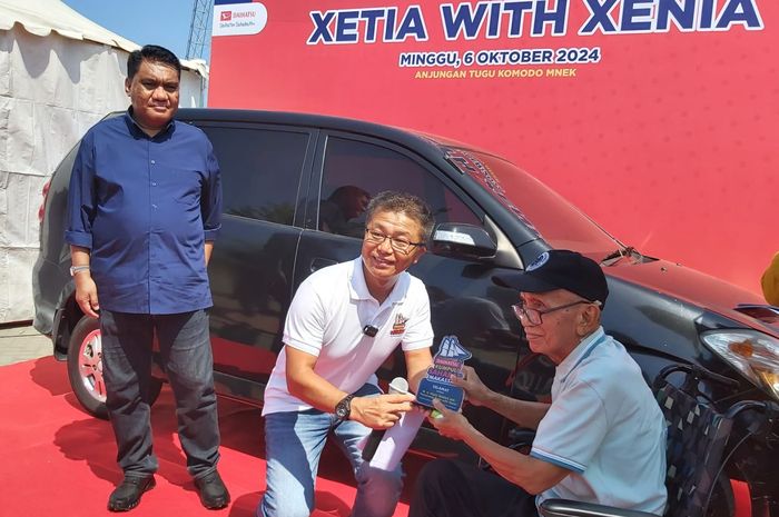 Xetia With Xenia, user bernama Hijaz Makka memiliki mobil Xenia generasi awal berwarna hitam metalik tahun 2007