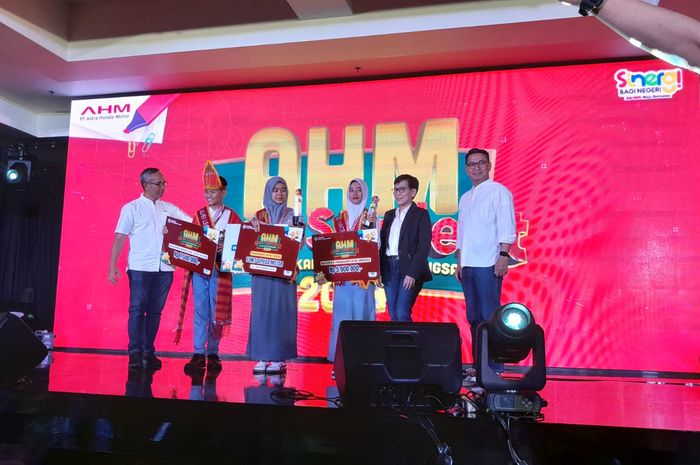 Para pemenang AHM Best Student 2024 
