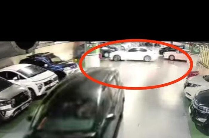 Pencurian mobil BMW di dalam parkiran Hotel Tentrem, Semarang, Jawa Tengah