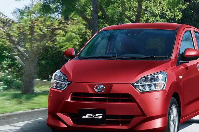 penampakan mobil baru Daihatsu Mira e:s yang tampilannya mirip Ayla