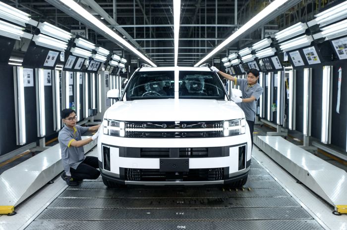 PT Hyundai Motor Manufacturing Indonesia (HMMI) memulai produksi lokal Hyundai All New Santa Fe