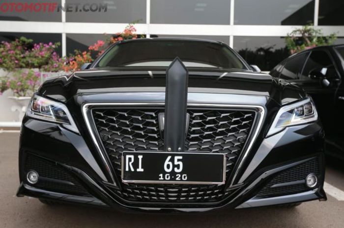 Toyota Crown 2.5 HV G-Exevutive yang dipakai menteri dan wakil menteri di periode kedua kepresidenan Jokowi