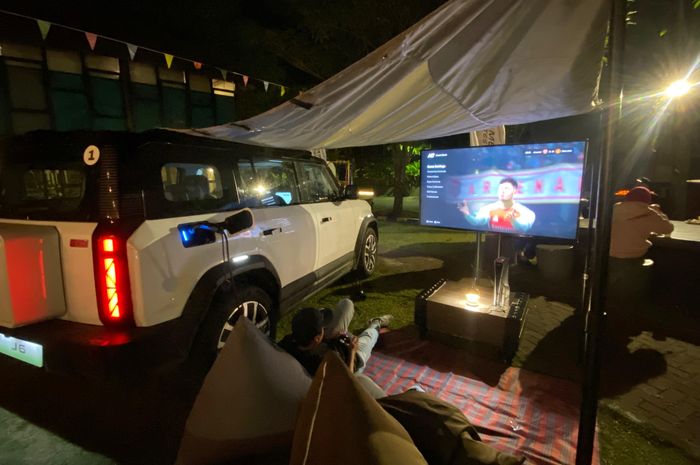 Chery J6 iWD disiapkan sebagai sumber listrik untuk PS5 dan TV.