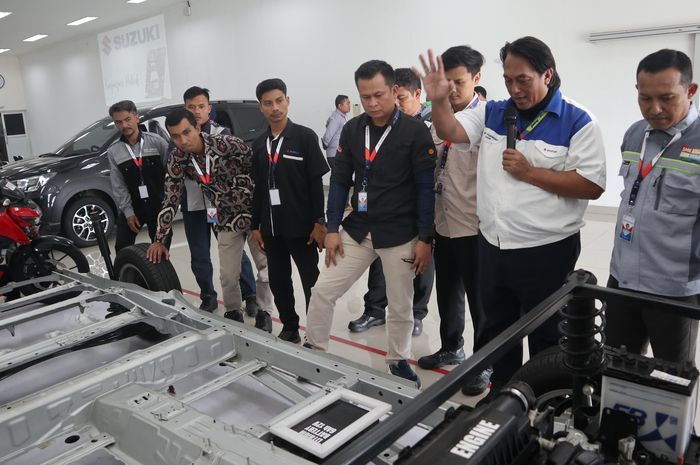 Vokasi 111 guru dari 87 SMK di pabrik Suzuki Cikarang Bekasi