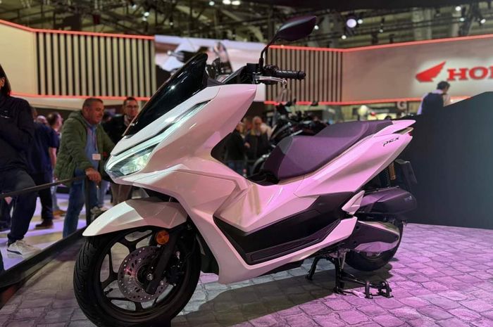 Honda PCX 2025 yang diperkenalkan di EICMA 2024