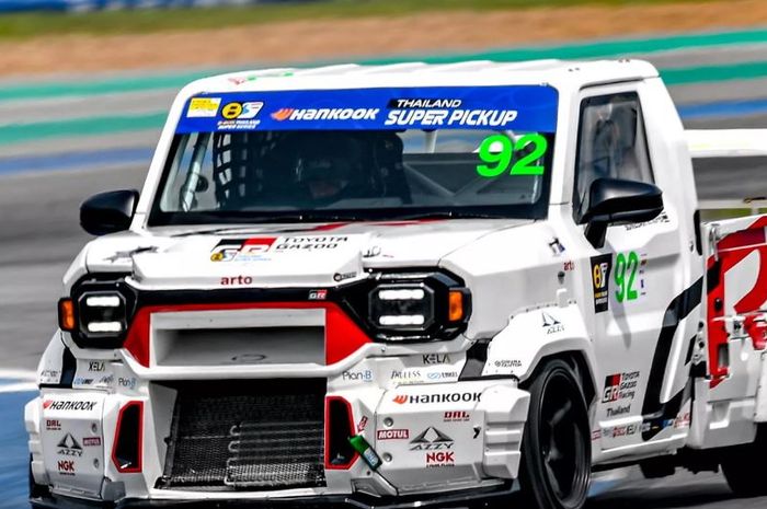 tampilan Toyota Hilux Rangga versi balap di Thailand