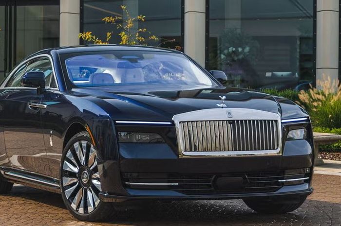 Tampilan Rolls-Royce Spectre, dipakai Lisa Blackpink di Jakarta