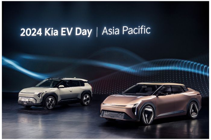 Kia EV3 (kiri) dan Konsep EV4 (kanan) &ndash; 