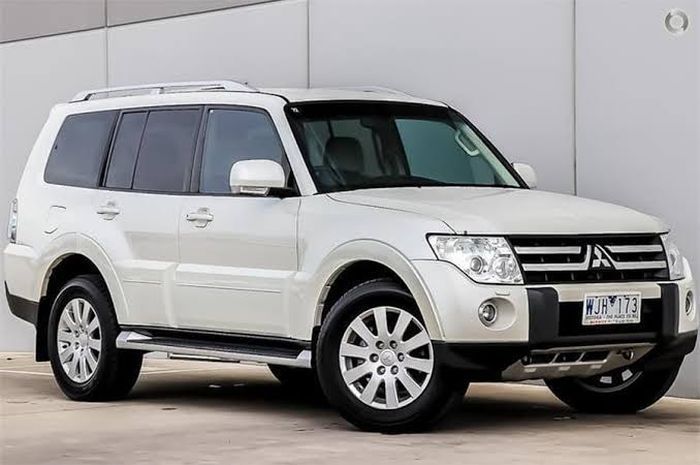 Ilustrasi Mitsubishi Pajero