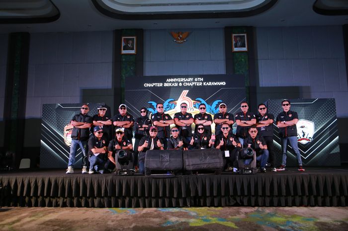 Gala Dinner malam puncak perayaan Anniversary ke 6th Colaboration ID42NER Chapter Bekasi dan ID42NER Chapter Karawang di ballroom hotel Santika Garut