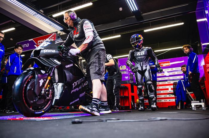 Miguel Oliveira memakai seragam netral bersama tim Pramac Racing