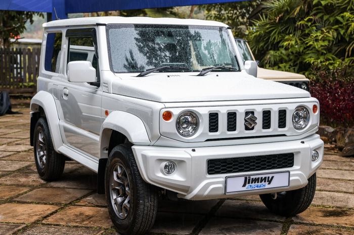 Tips mencegah cat mobil warna putih