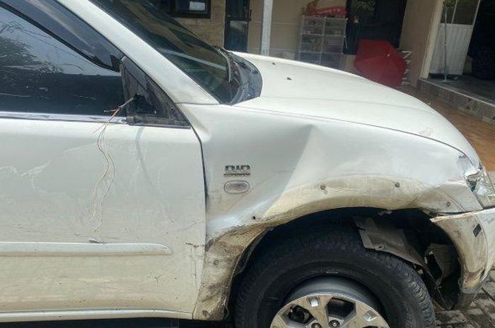 Mitsubishi Pajero Sport yang menabrak lari Toyota Calya dan 4 motor di Jalan Raya KH Sholeh Iskandar tepatnya di U-turn Underpass, Kota Bogor, Jawa Barat