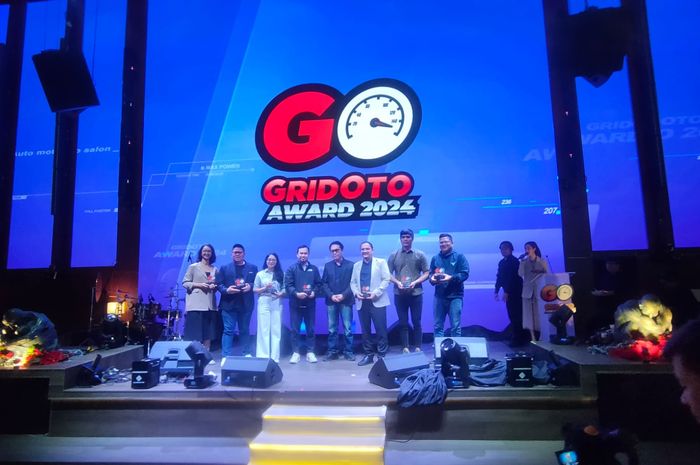 GridOto Award 2024 menganugerahkan 90 penghargaan yang dibagi dalam empat kategori utama. Yaitu mobil, sepeda motor, Total Cost Ownership (TCO), Resale Value (RV), dan Special Award