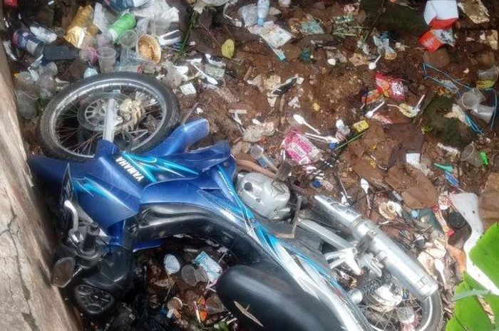 Yamaha Jupiter Z ditemukan di tumpukan sampah