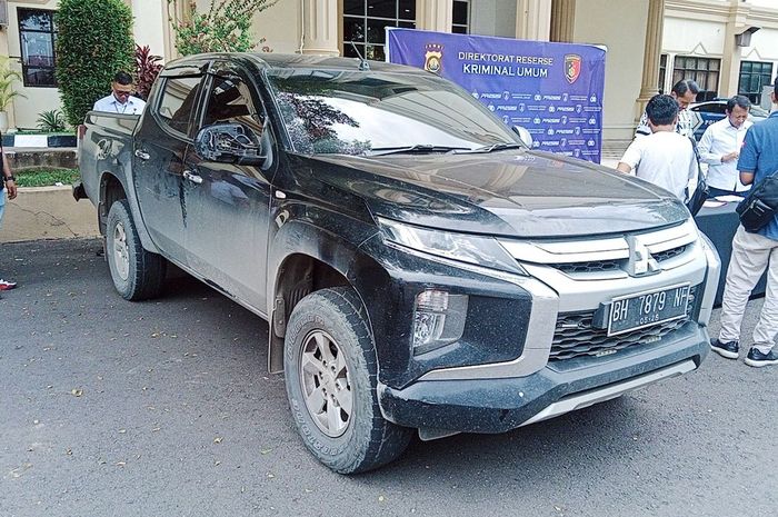 Mitsubishi Triton milik Pemkot Sungai Penuh Jambi yang terdaftar di Diskominfo disita Polisi karena dipakai para pelaku pembakar kotak suara Pilkada 2024