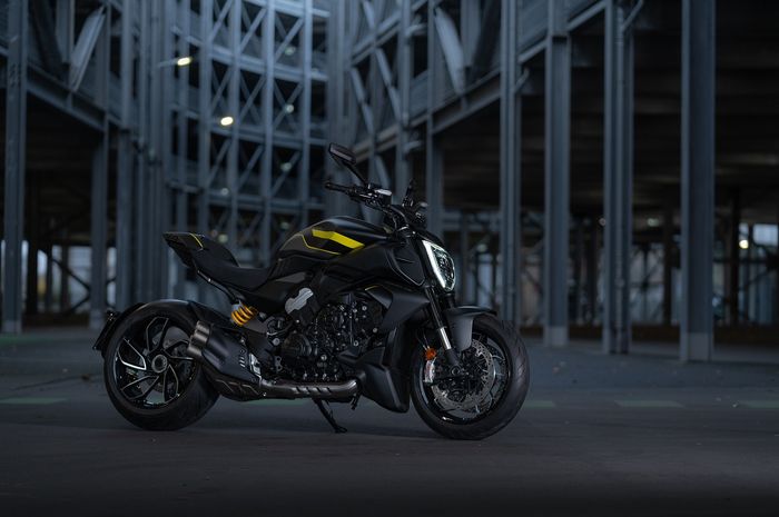 Ducati Diavel V4 Model Year 2025