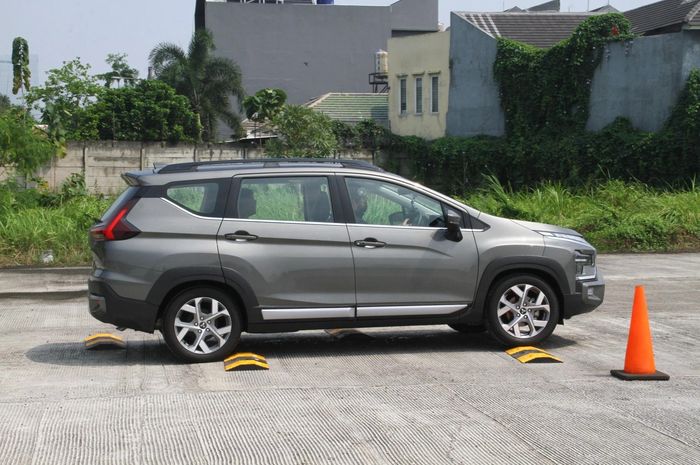 Mitsubishi New Xpander Cross pakai suspensi baru lebih nyaman