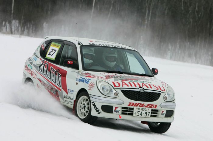 Daihatsu Storia X4, kakek Daihatsu Mira e:S GR Sport yang pedas.