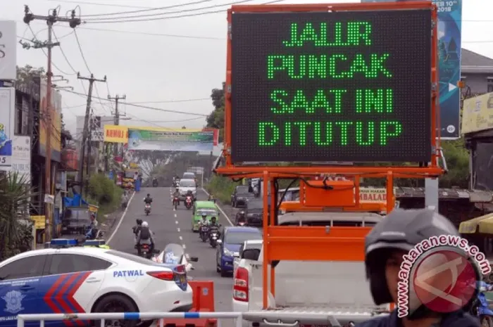 Penutupan jalur Puncak saat malam tahun baru