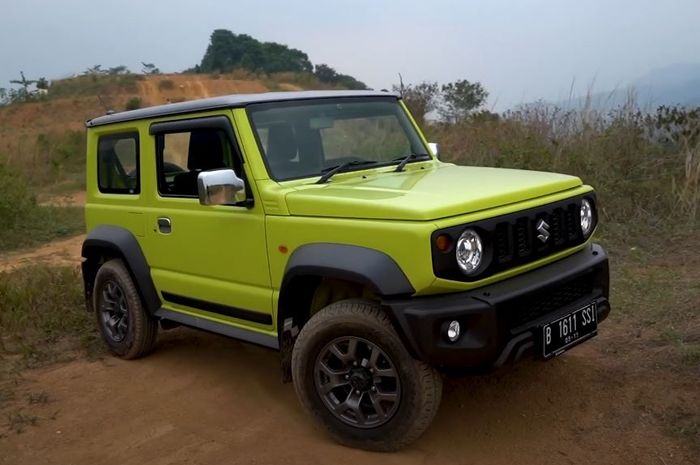 harga Suzuki Jimny 3 pintu terbaru per Januari 2024