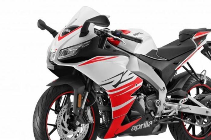 penampakan motor baru Aprilia RS 125 model 2025, bertampang sangar tapi mesinnya cuma segini