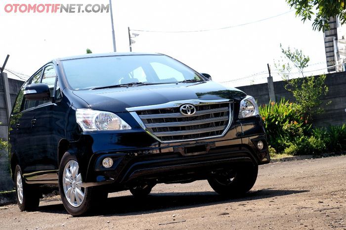 Toyota Kijang Innova Facelift 2013.