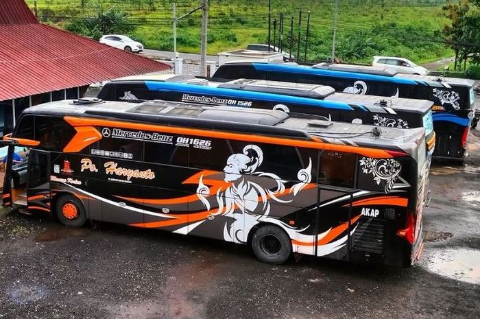 arti stiker kode OH dan OF di bus sasis Mercedes-Benz
